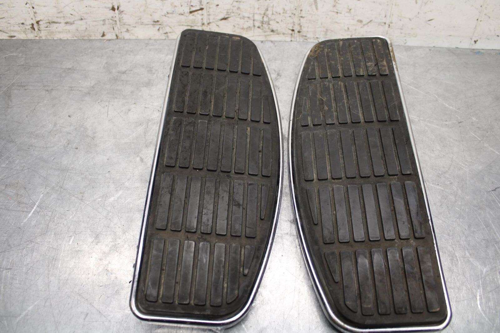 2007 Yamaha Road Star XV1700A FRONT FOOT RESTS PEGS STEPS SET PAIR BB562