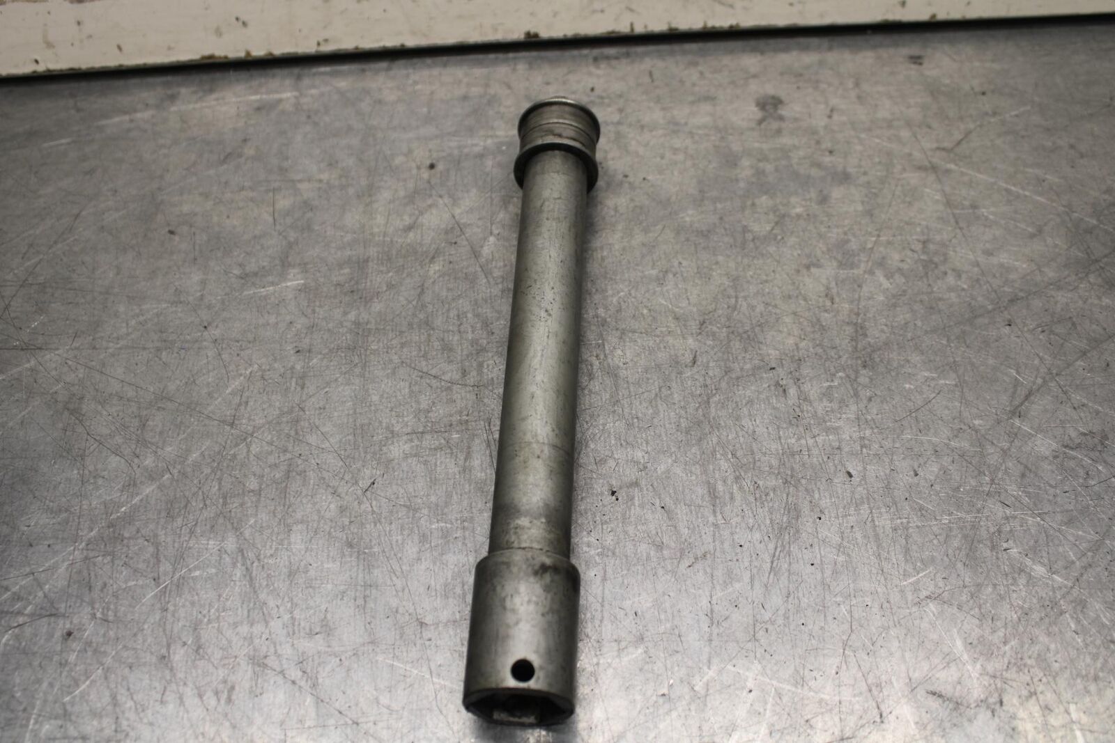 06-07 HONDA CBR1000RR FRONT WHEEL RIM AXLE PIVOT BOLT 44301-MCJ-000 BB99 #B