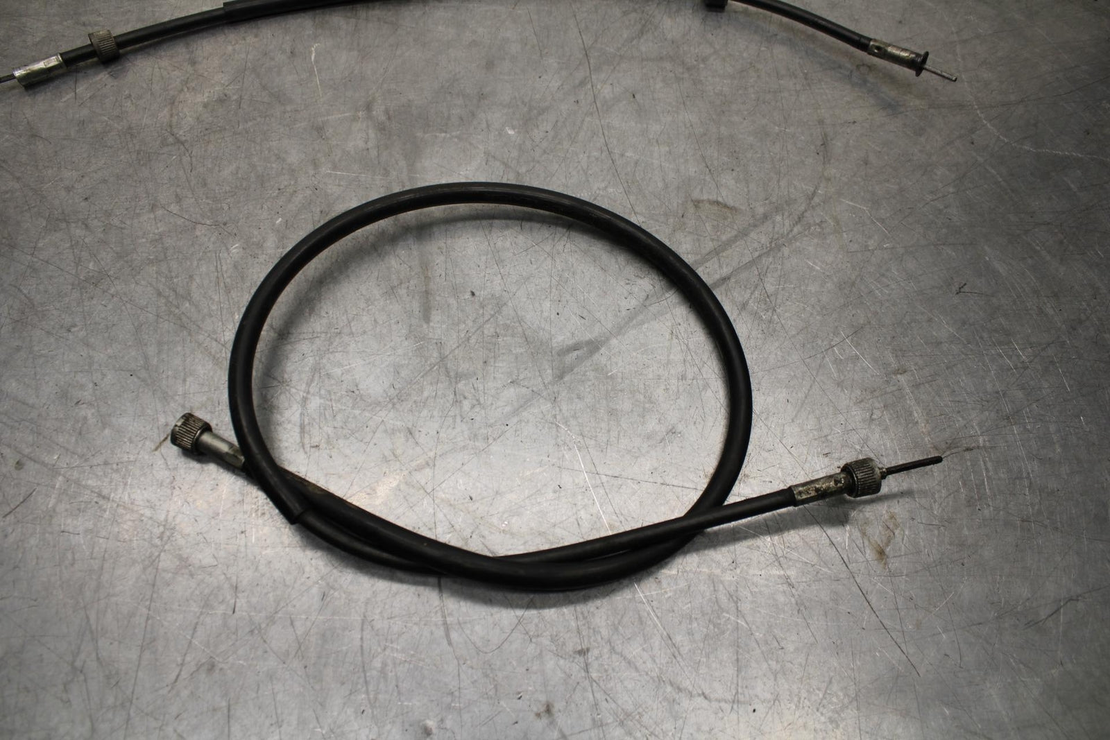 1977 Yamaha XS750 SPEEDOMETER AND TACHOMETER CABLE SPEEDO LINE   bb554