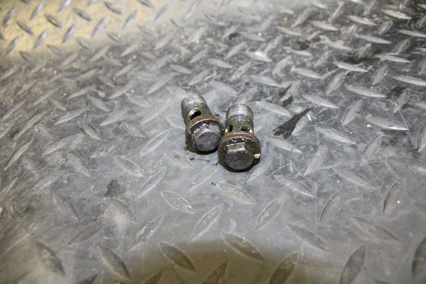 05-06 SUZUKI KATANA 750 GSX750F OIL  LINE BANJO BOLT bb166