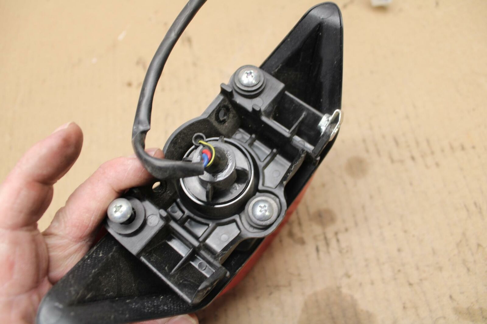 15 KAWASAKI NINJA 300 EX300  REAR TAIL TAILLIGHT BRAKE LIGHT 23025-0326  BB395