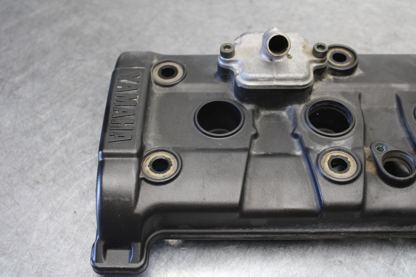 08-09 YAMAHA YZF R6S VALVE COVER  BB690