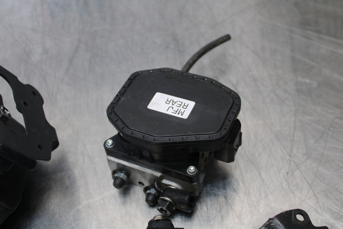 12-16 HONDA CBR1000RR FRONT REAR ABS PUMP UNIT MODULE SET BB157