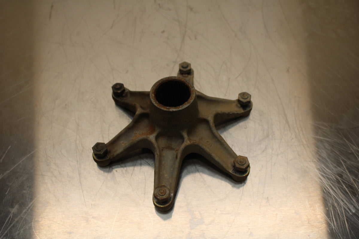 93 YAMAHA BANSHEE 350 REAR SPROCKET HUB BB135