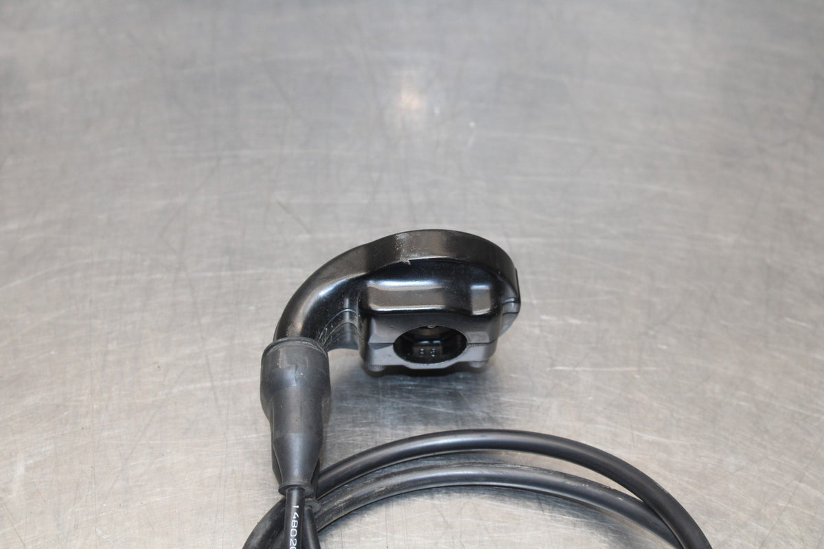 13 YAMAHA YZF R1 THROTTLE CABLE LINE HOUSING GUIDE BB781