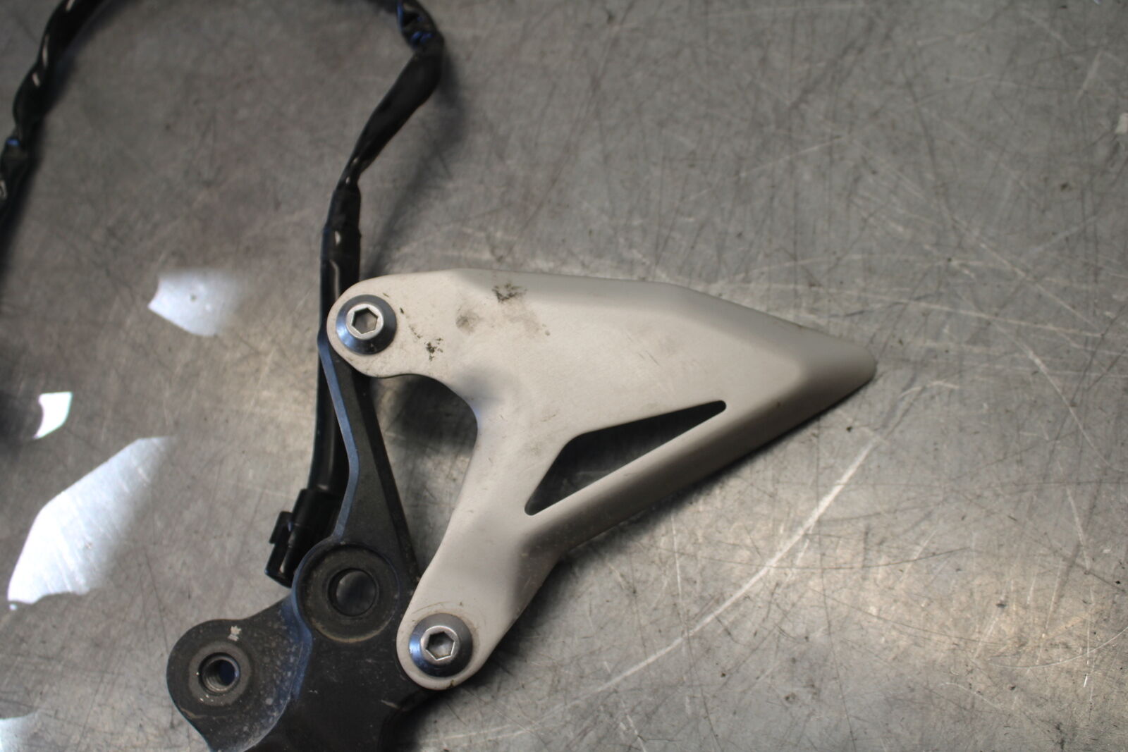 19-22 KAWASAKI Z400 RIGHT LEFT REARSETS REAR SET DRIVER FOOT PEGS  BB708