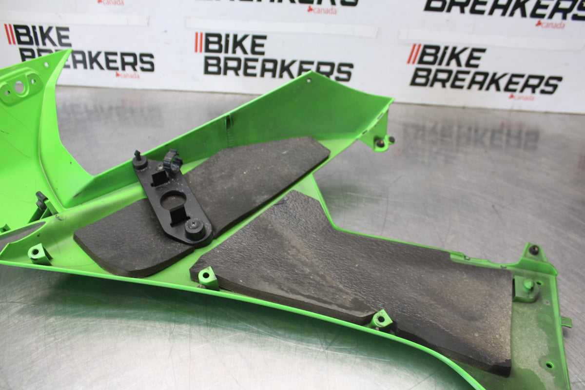 08 KAWASAKI NINJA ZX10R RIGHT MID UPPER SIDE FAIRING COWL PLASTIC BB902