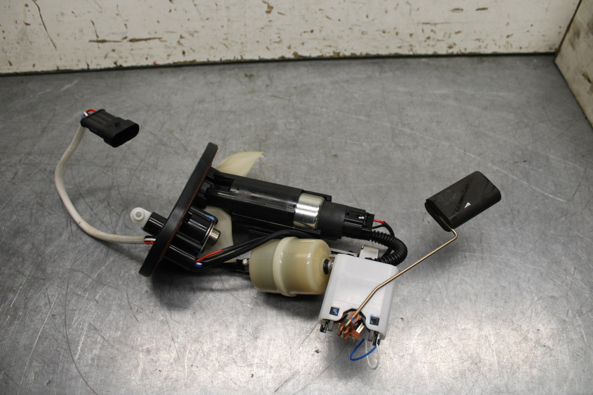 21-24 APRILIA TUONO 660 FACTORY FUEL PUMP GAS PETROL SENDER UNIT BB733