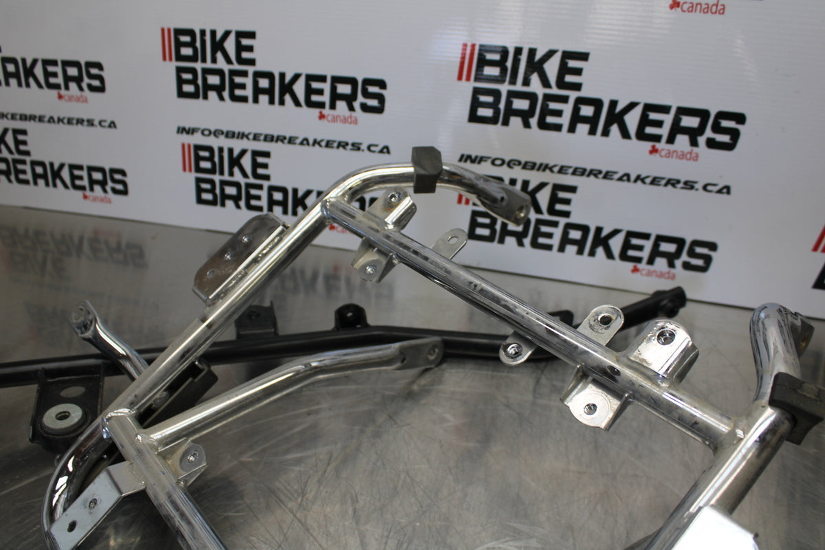 09 YAMAHA ROYAL STAR XVZ1300TF VENTURE SADDLEBAG SUB FRAME STAY MOUNTS BB151