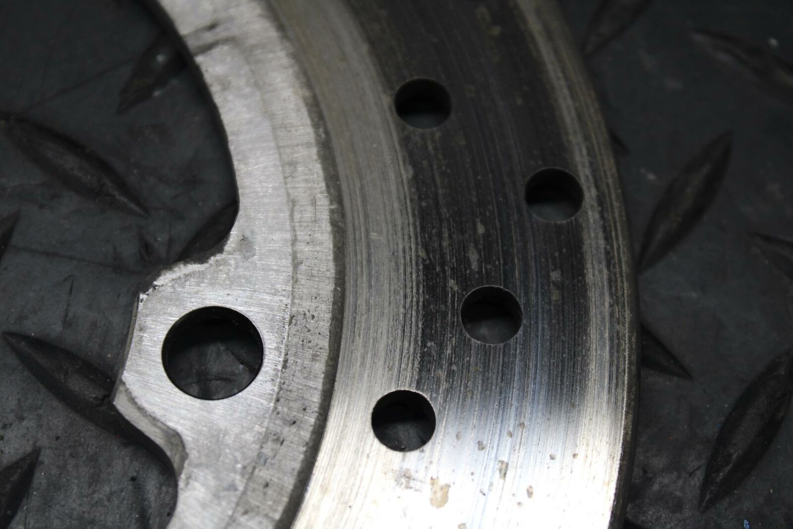 05 YAMAHA YZF R6S REAR ROTOR BACK BRAKE DISC BB234