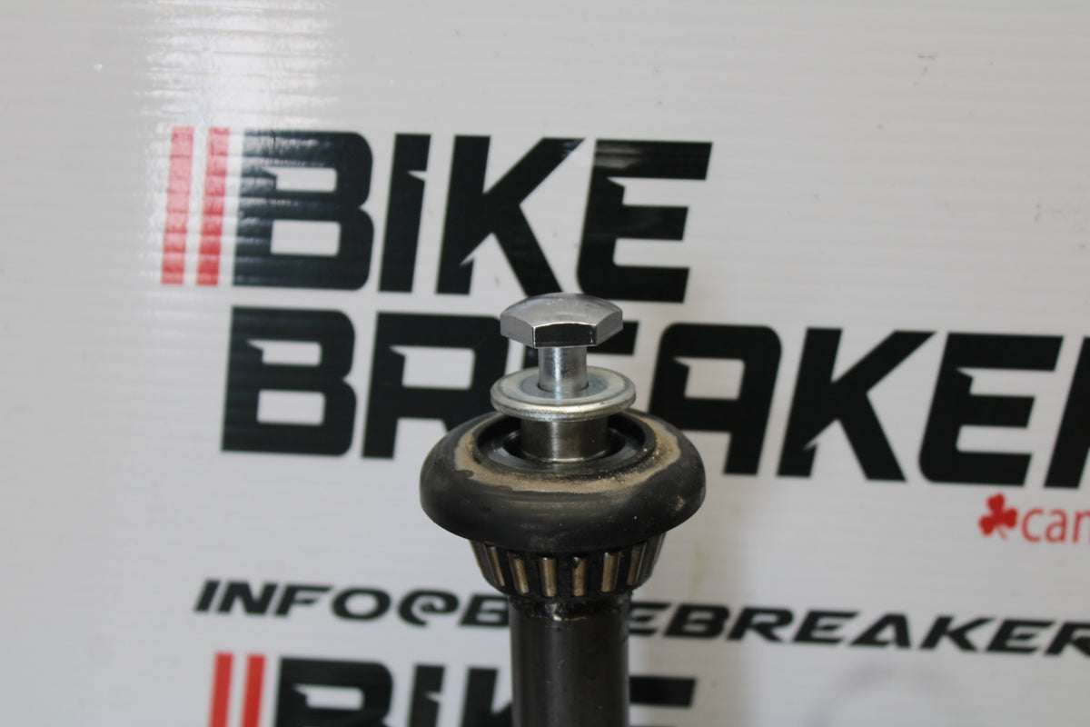 04-09 SUZUKI GS500F FRONT FORKS CLAMP LOWER TRIPLE TREE STEM BB165
