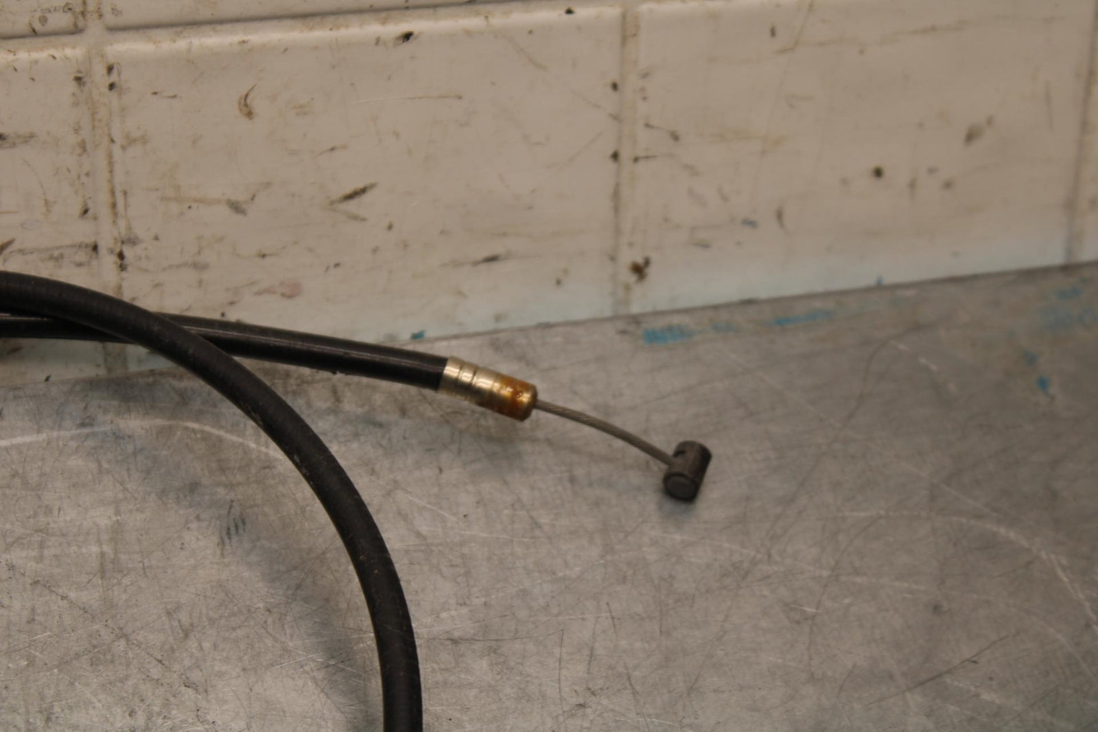 75 SUZUKI GT 550 CLUTCH THROTTLE BRAKECABLE LINE BB67