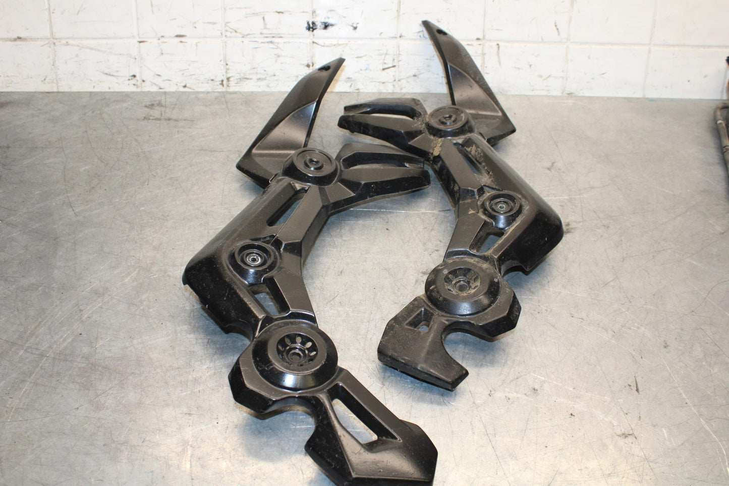 17 KAWASAKI Z900 ZR900 RIGHT LEFT FRAME MID SIDE COVERS COWLS PANELS TRIM BB549