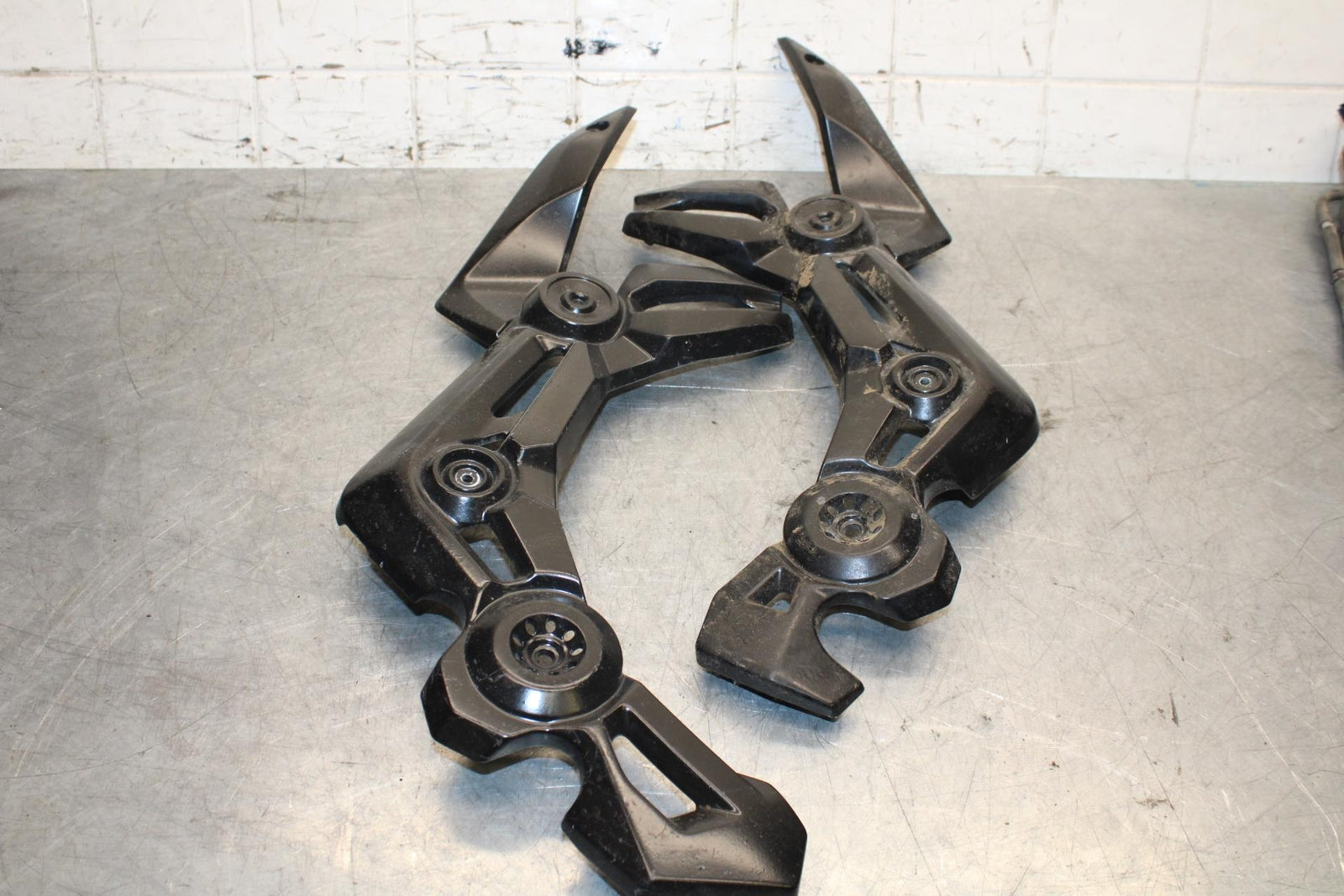 17 KAWASAKI Z900 ZR900 RIGHT LEFT FRAME MID SIDE COVERS COWLS PANELS TRIM BB549