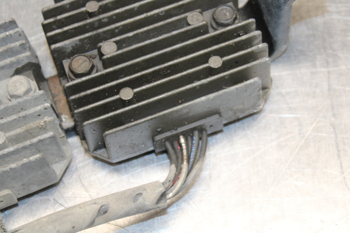 04 KAWASAKI VULCAN 1500 RECTIFIER VOLTAGE REGULATOR SET PAIR BB762
