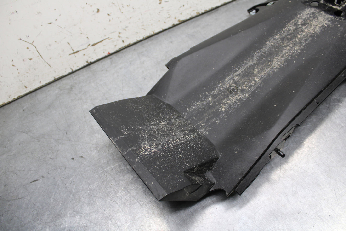 24 KAWASAKI NINJA 500 ABS REAR BACK TAIL UNDERTAIL FAIRING COWL FENDER BB730