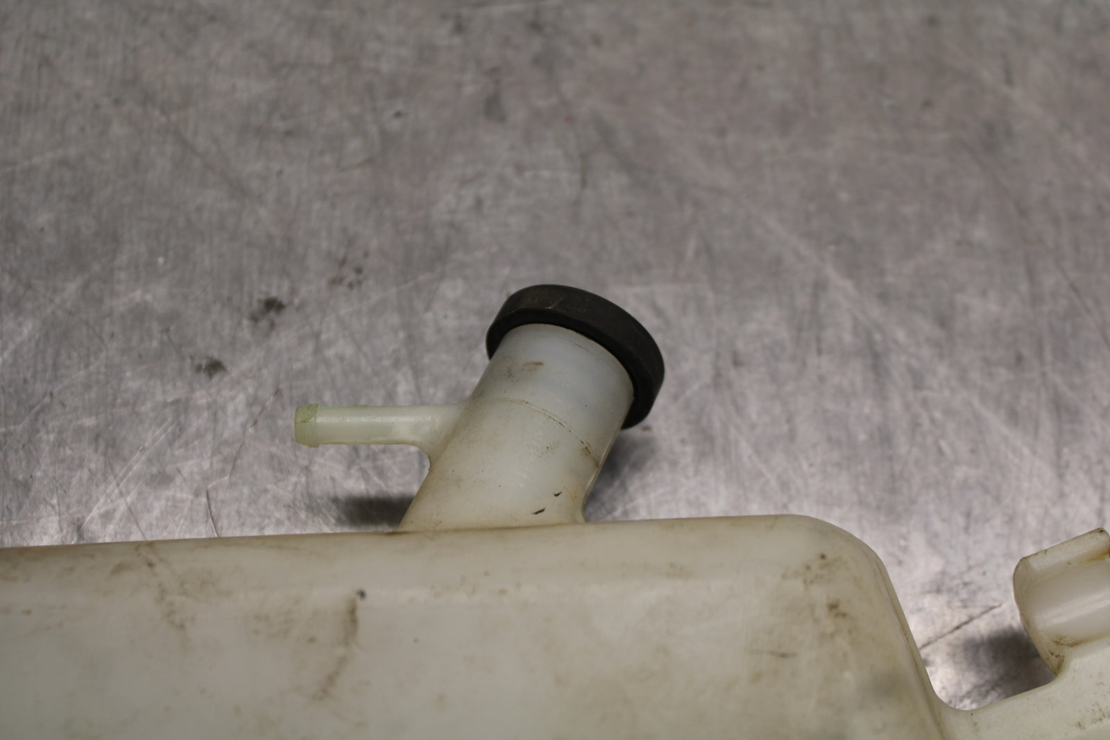 08-10 SUZUKI GSXR 600 COOLANT WATER TANK RESERVOIR BOTTLE BB132