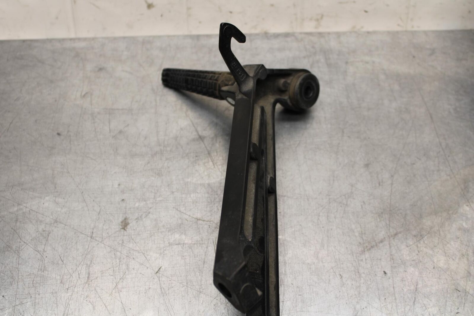 2015 Suzuki GSXR750 RIGHT REAR BACK PASSENGER PEG BB595