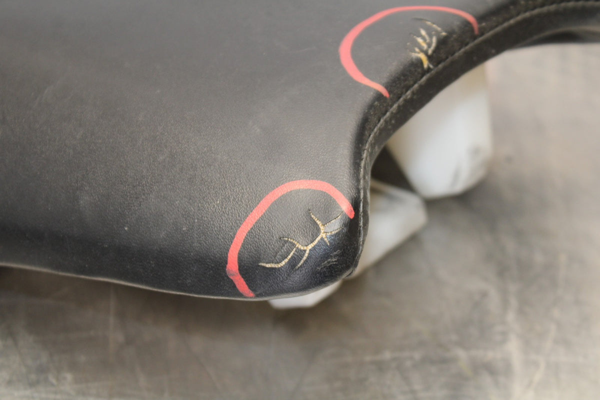 01-06 HONDA CBR600F4I FRONT DRIVERS SEAT PAD SADDLE PILLION BB185