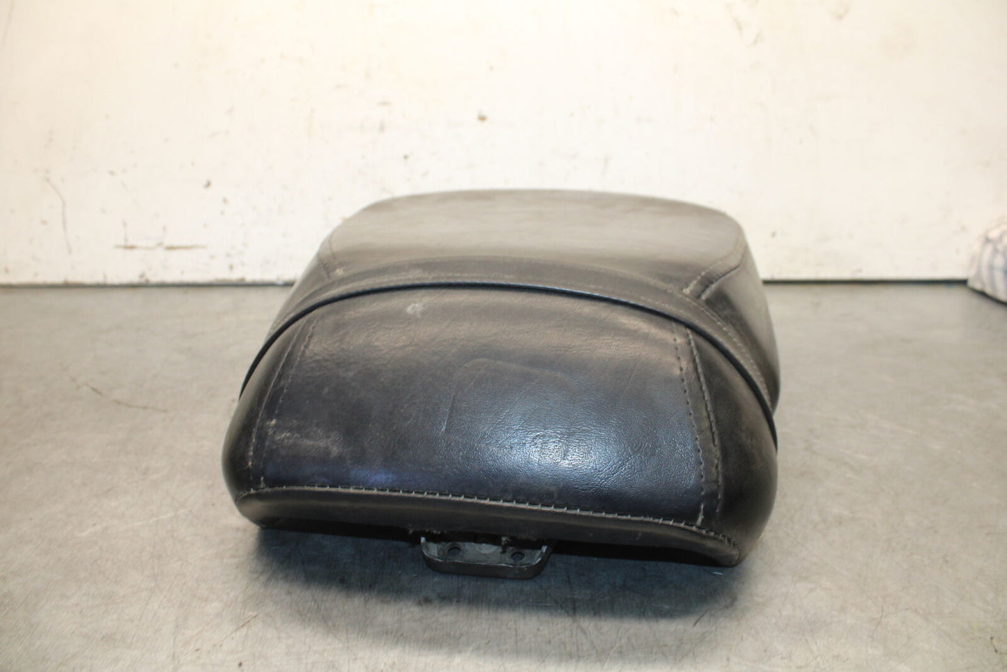 05-09 SUZUKI BOULEVARD C90 REAR DRIVERS SEAT  BB692