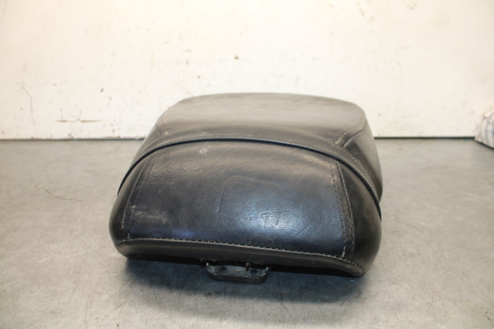 05-09 SUZUKI BOULEVARD C90 REAR DRIVERS SEAT  BB692