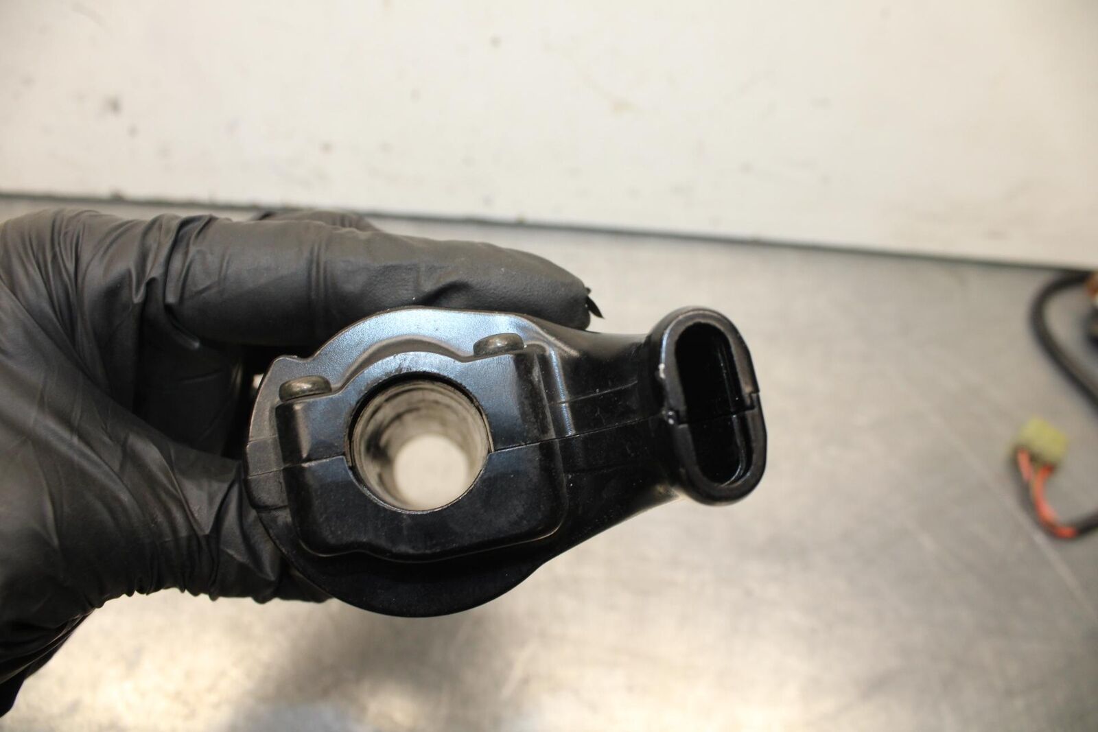 2006 Suzuki SV650 RIGHT THROTTLE GRIP BB93