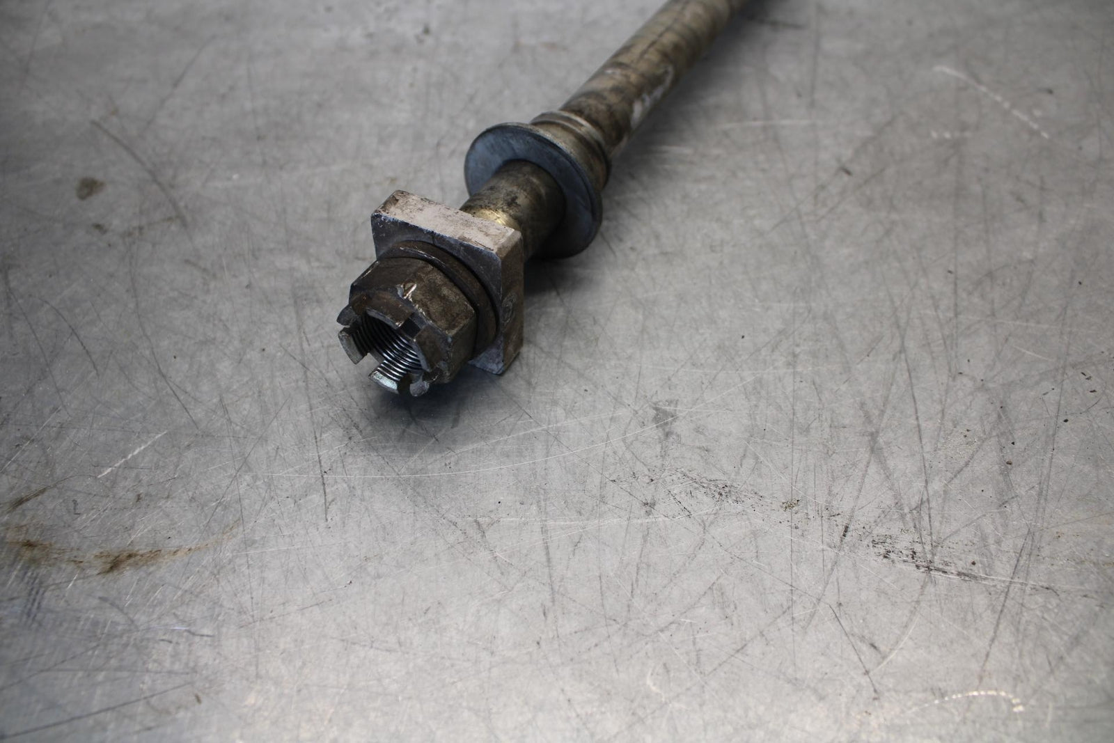 96-03 KAWASAKI NINJA ZX7R REAR AXLE BACK WHEEL RIM PIVOT BOLT AXEL BB438