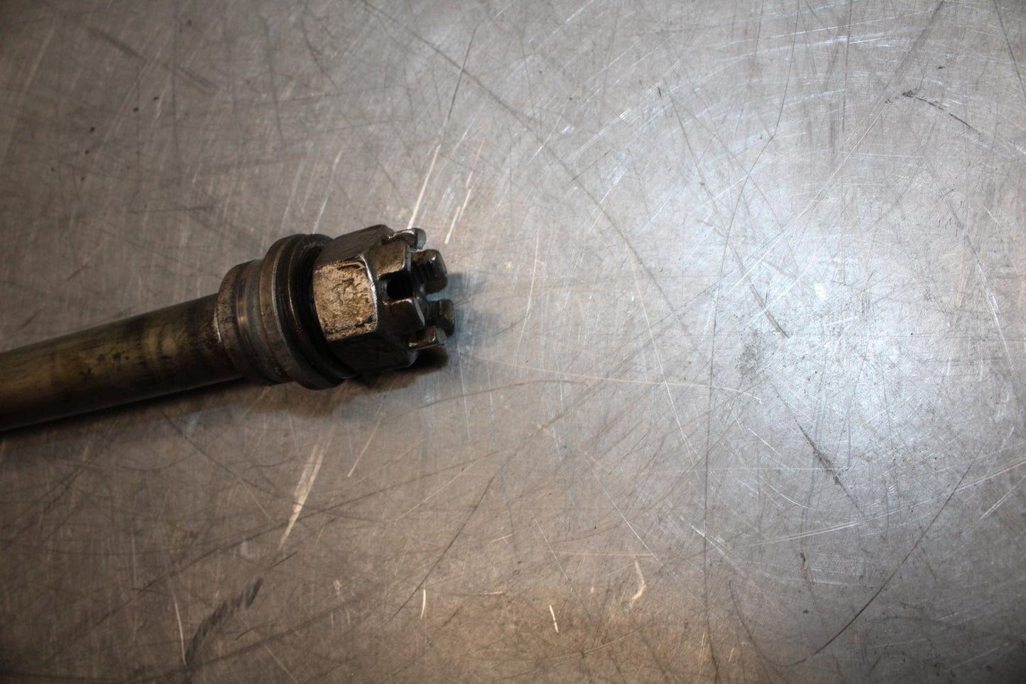 07-08 KAWASAKI CONCOURS 1400 ABS REAR AXLE BACK WHEEL RIM PIVOT BOLT AXEL BB449