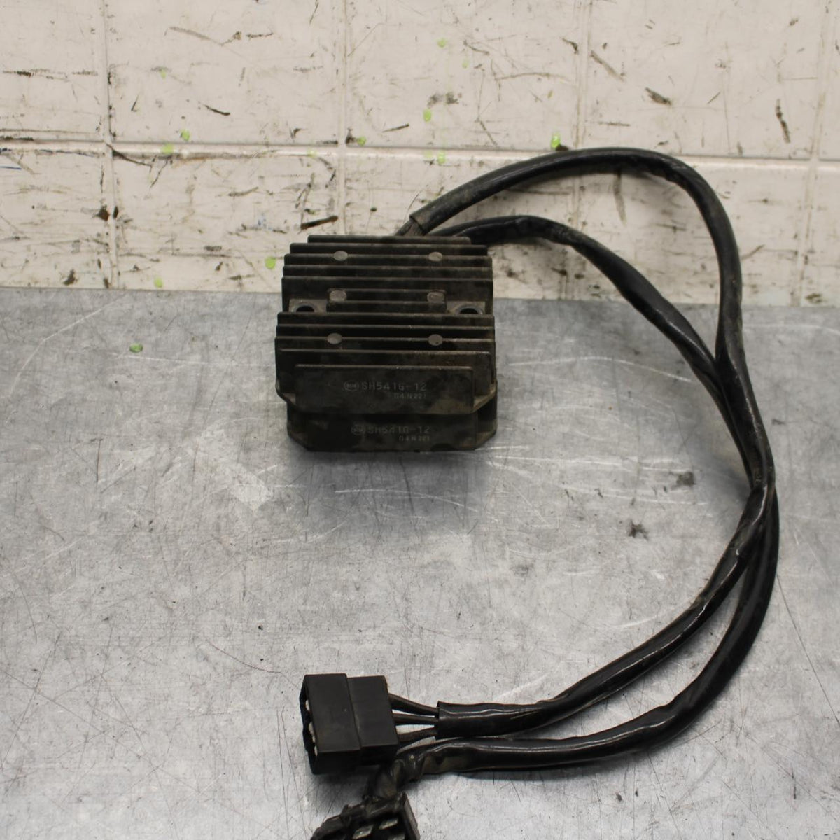 2005 Kawasaki Vulcan 1600 VN1600D Nomad RECTIFIER VOLTAGE REGULATOR BB556