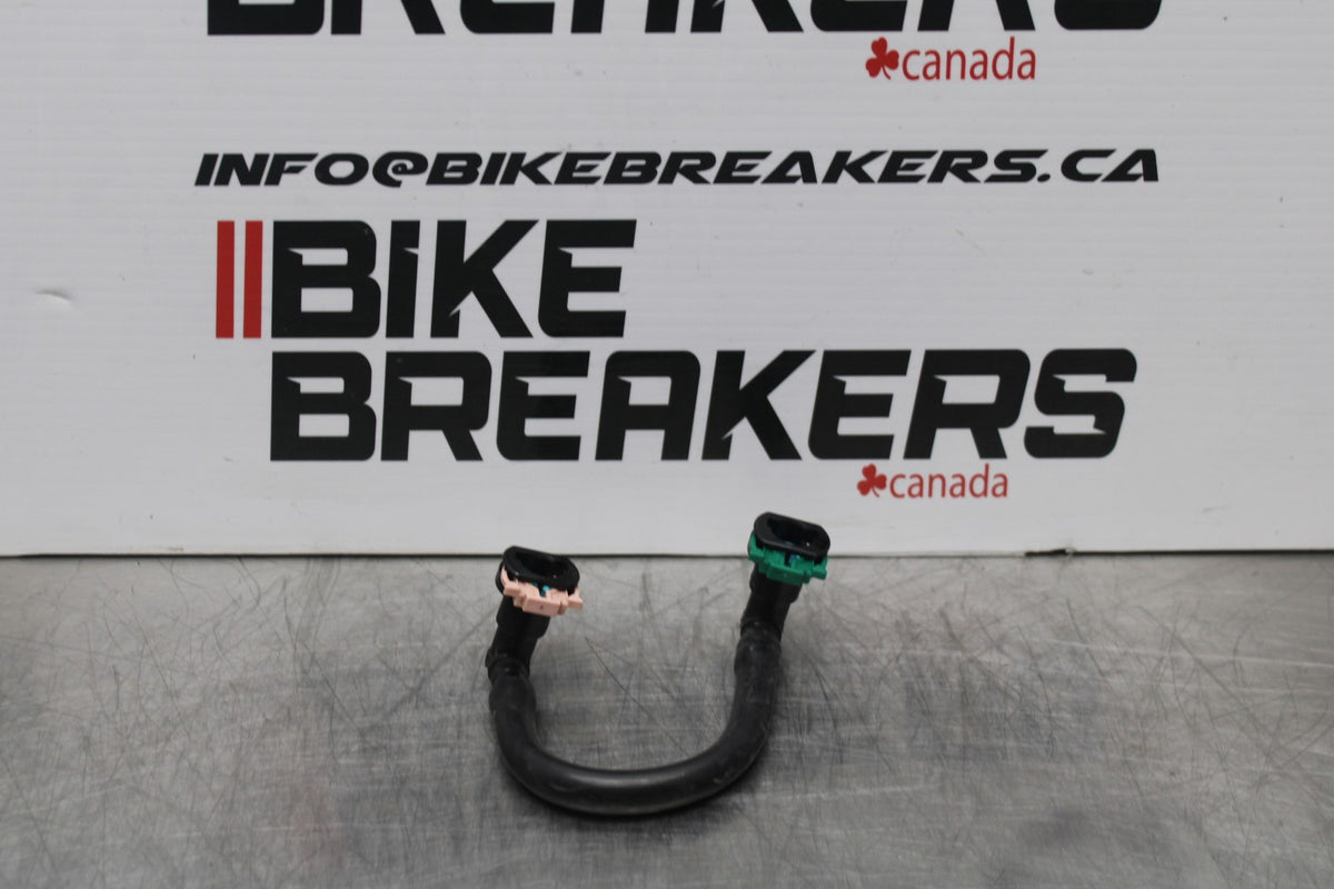 11-22 SUZUKI GSXR 600  FUEL HOSE GAS LINE TUBE PIPE BB193