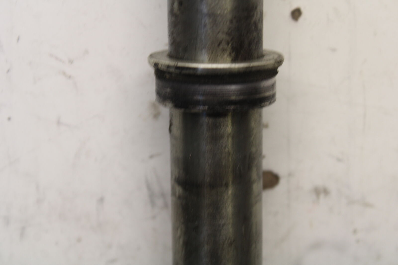 05-06 SUZUKI GSXR1000 FRONT WHEEL RIM AXLE PIVOT BOLT 54711-41G00 BB663