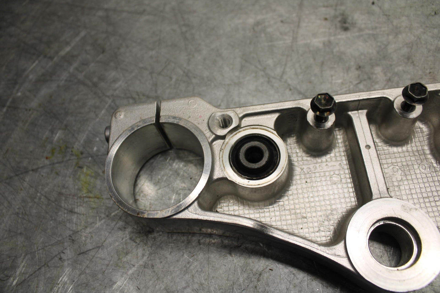 2007 Suzuki Boulevard M50B FORKS UPPER TRIPLE TREE CLAMP BB537