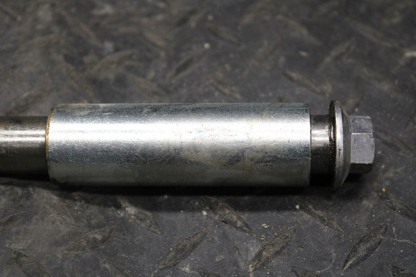 05-06 KAWASAKI VULCAN 1500 VN1500 CLASSIC REAR AXLE BACK WHEEL RIM BOLT BB220