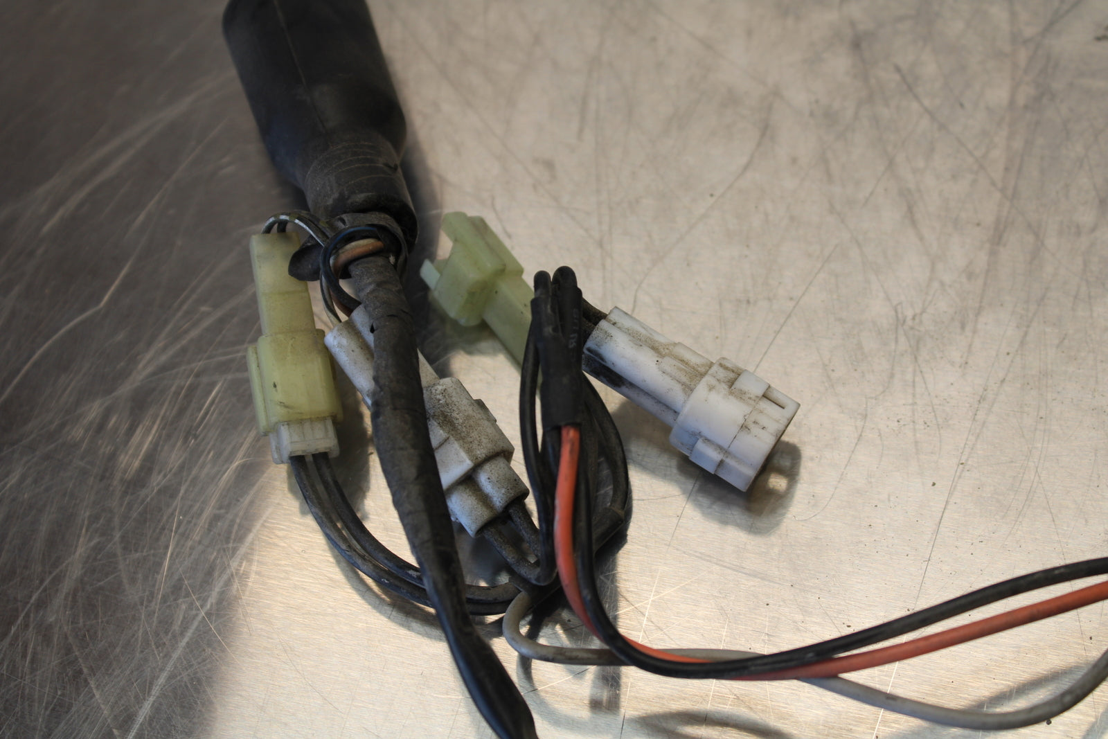 11 SUZUKI GSXR1000 TAIL LIGHT WIRING HARNESS MOTOR WIRE LOOM BB142