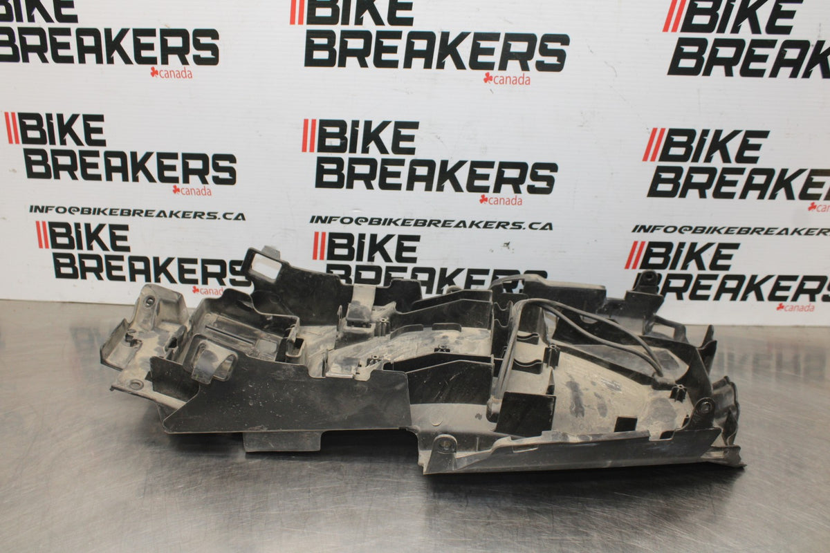 13-15 HONDA CBR500R REAR BACK TAIL UNDERTAIL BATTERY TRAY PLASTIC BB834