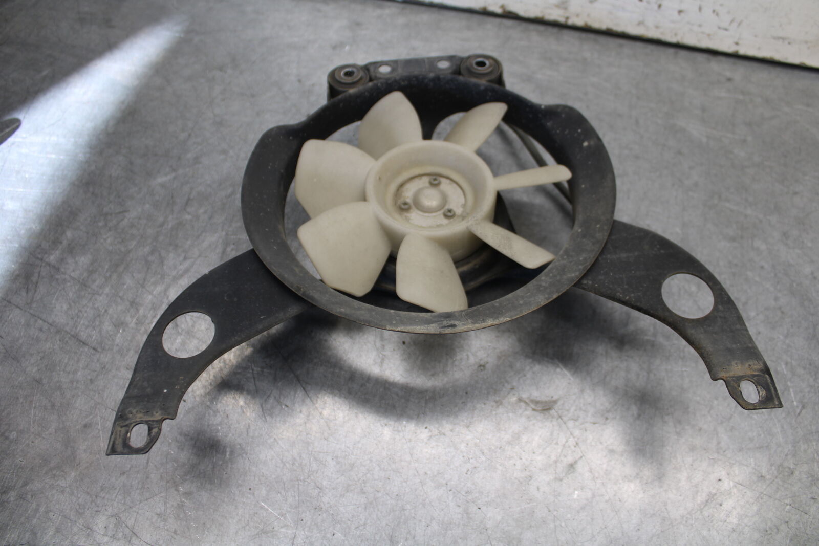 85-86 SUZUKI MADURA 1200 ENGINE RADIATOR COOLING FAN  BB691