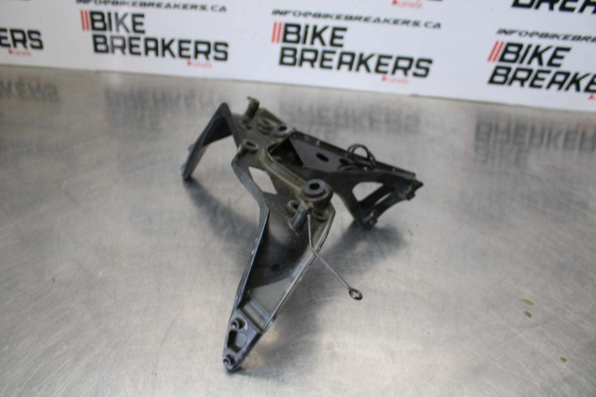 01-06 HONDA CBR600F4I UPPER FAIRING MIRROR GAUGES STAY BRACKET BB185