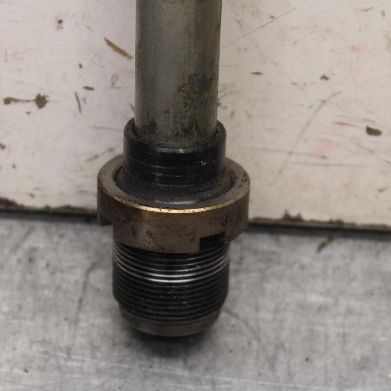 21 KAWASAKI NINJA ZX6R REAR BACK SWINGARM BOLT SUSPENSION PIVOT AXLE BB647