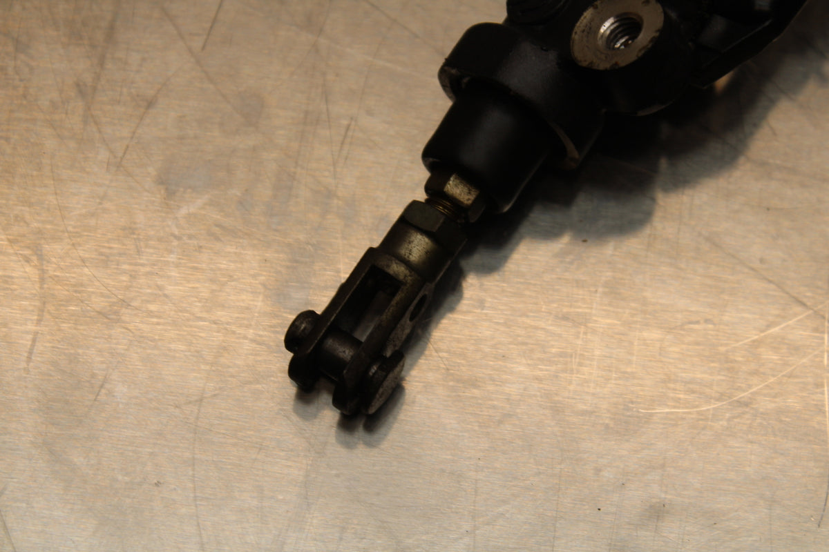 96 YAMAHA YZF750R REAR BACK BRAKE MASTER CYLINDER W RESERVOIR BB137