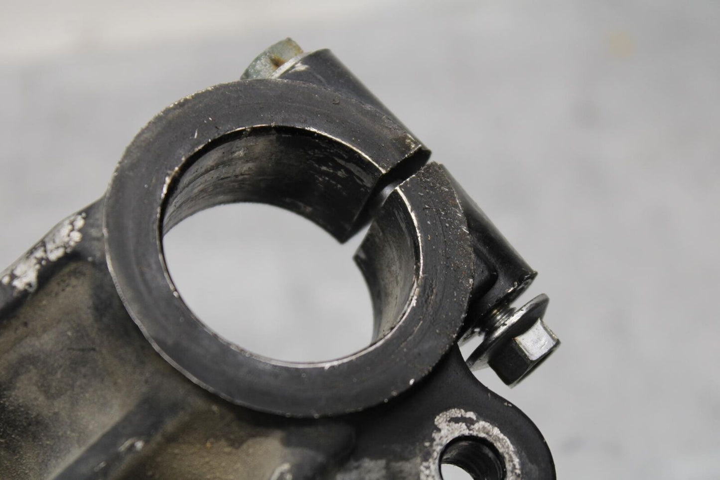 1977 Honda CB550K --- FORKS UPPER TRIPLE TREE CLAMP 53231-390-010BB592