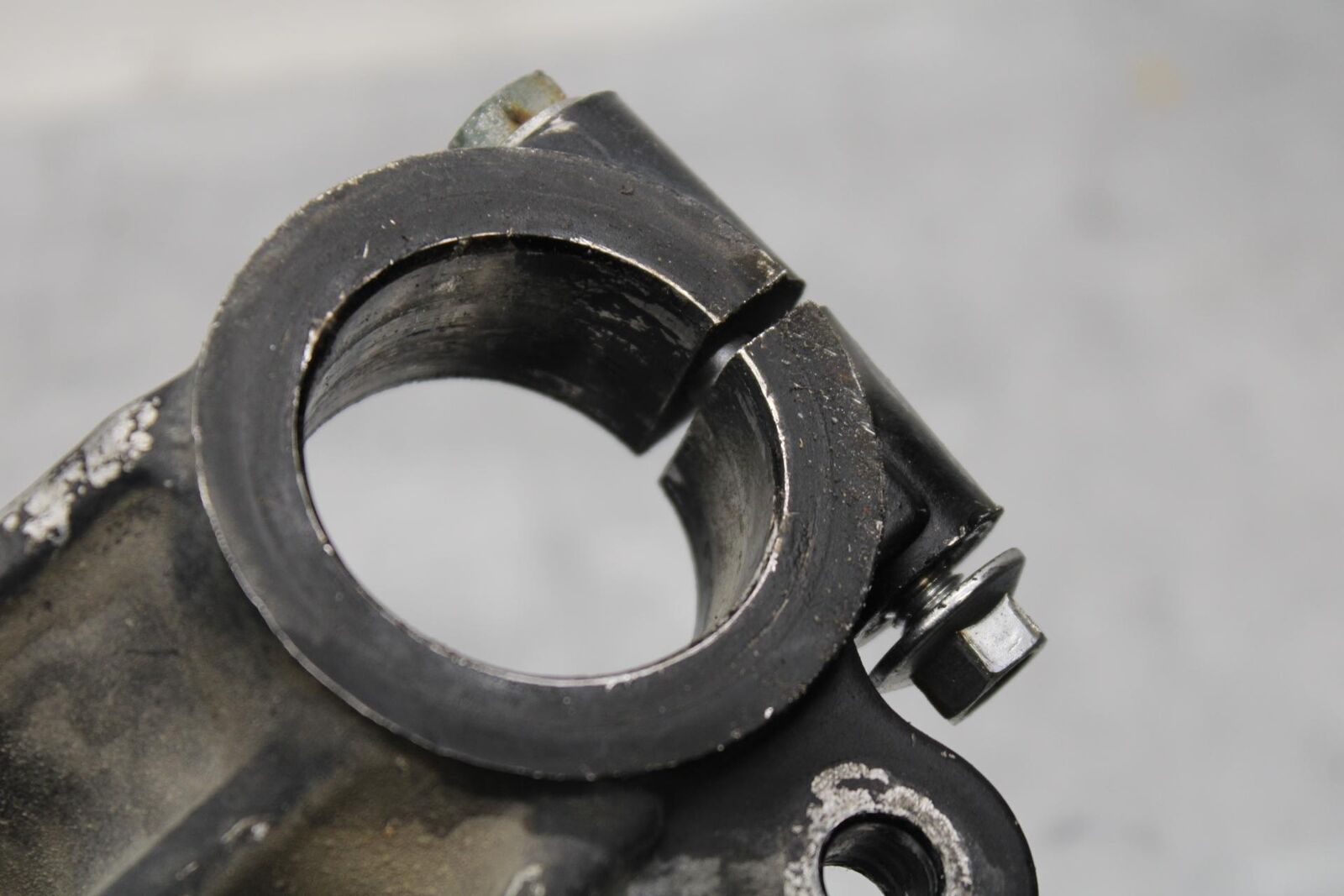 1977 Honda CB550K --- FORKS UPPER TRIPLE TREE CLAMP 53231-390-010BB592
