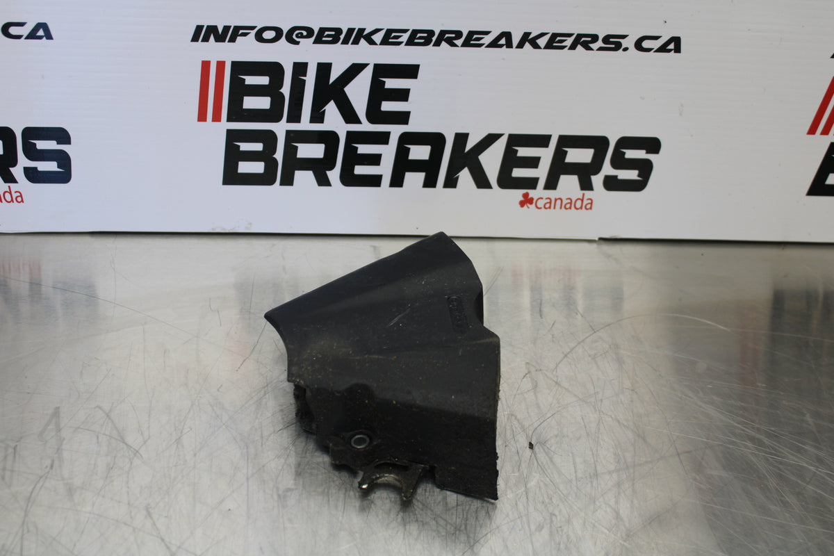 15-16 HONDA CB300F ENGINE SPROCKET COVER BB150