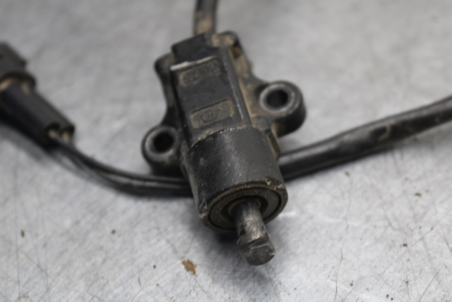 09-11 TRIUMPH DAYTONA 675 KICKSTAND SIDE KICK STAND SENSOR BB652