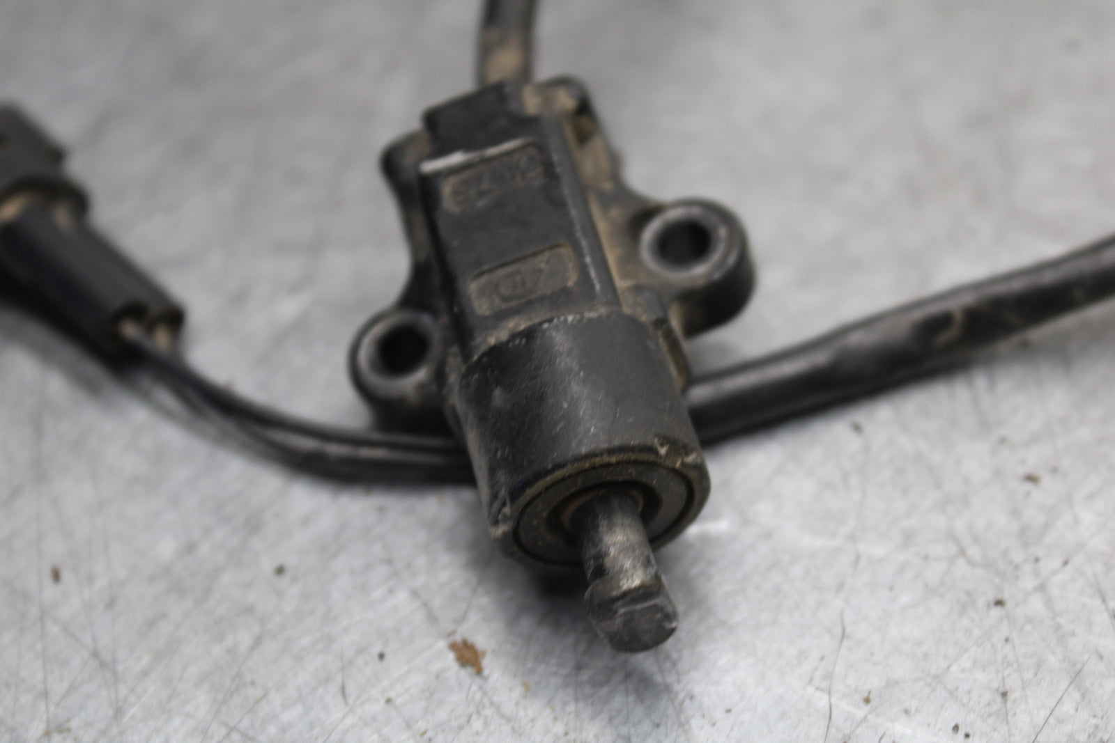09-11 TRIUMPH DAYTONA 675 KICKSTAND SIDE KICK STAND SENSOR BB652