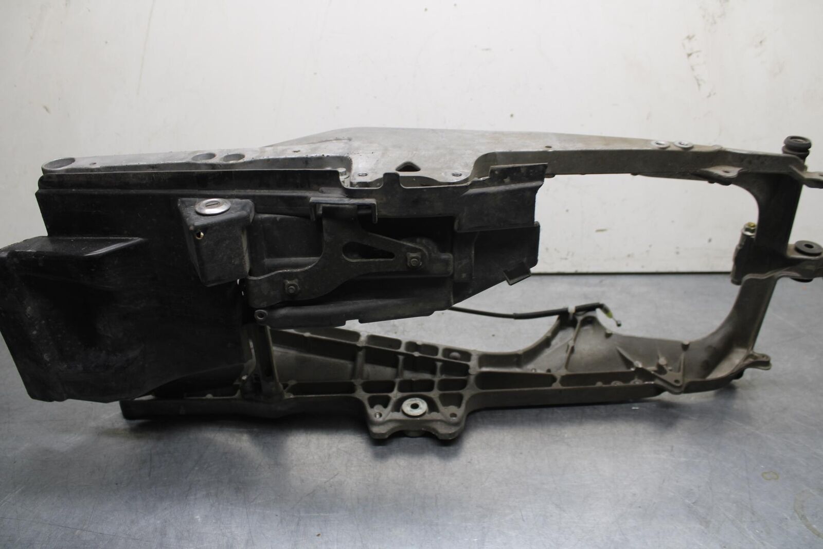 03-04 HONDA CBR600RR REAR SUBFRAME BACK SUB FRAME 50200-MEE-000 BB637