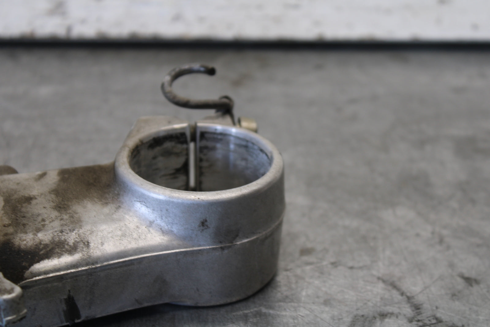 03-04 KAWASAKI NINJA ZX6RR FRONT FORKS CLAMP LOWER TRIPLE TREE STEM BB684