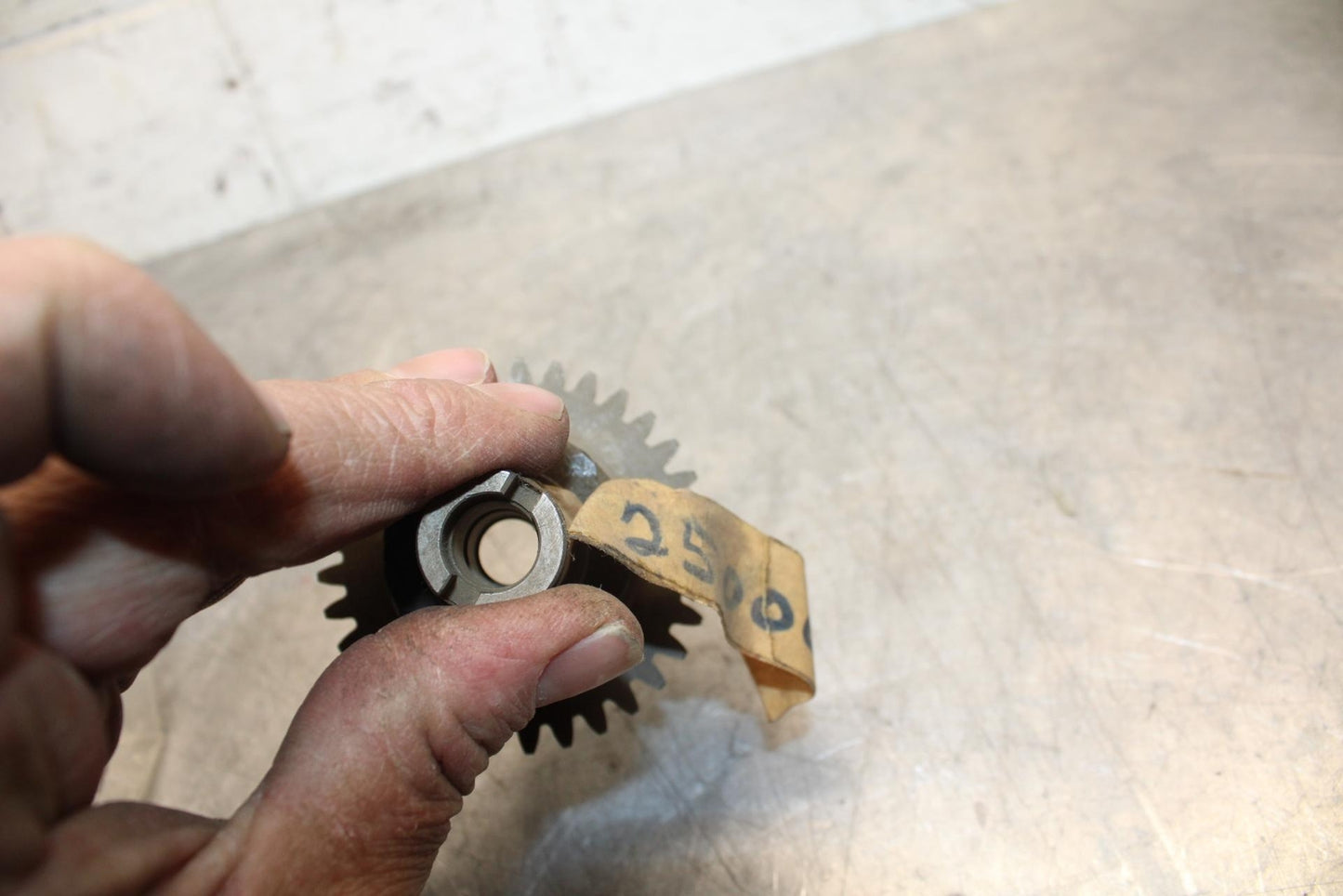 1972 Suzuki TS100  KICKSTART KICK START  GEAR26240-25001 BB33