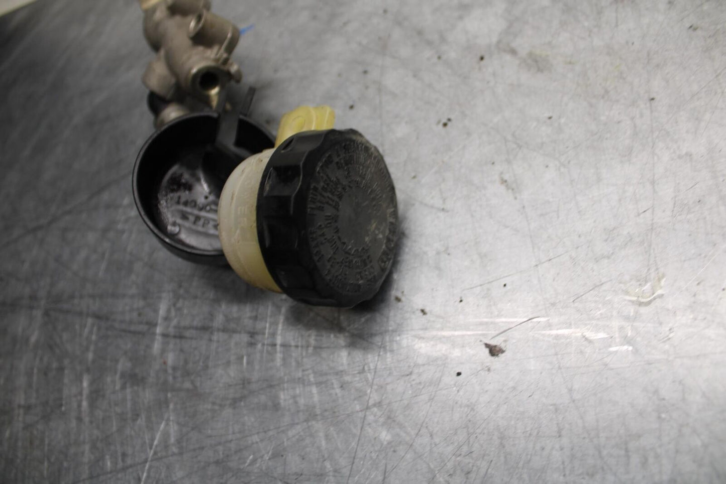 2003 Kawasaki Z1000 REAR BACK BRAKE MASTER CYLINDER W RESERVOIR 43015-1706 BB35