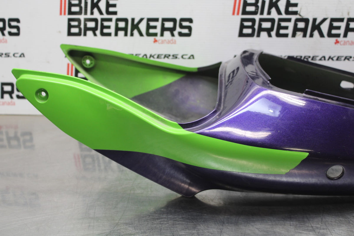 98 KAWASAKI NINJA ZX6 OEM REAR BACK TAIL FAIRING COWL SHROUD BB870