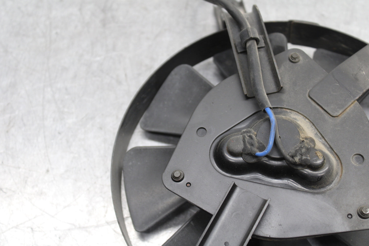 00-02 KAWASAKI NINJA ZX6R ENGINE RADIATOR COOLING FAN BB750